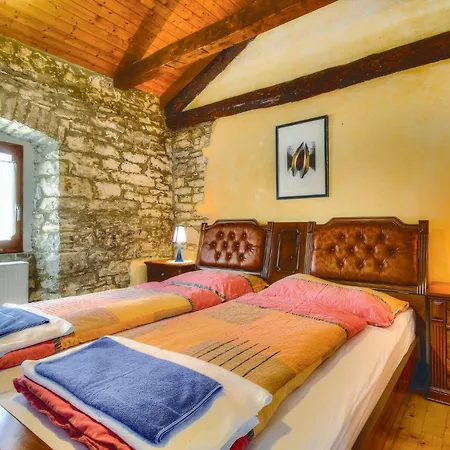 Cozy In Kastel With Wifi Дом отдыха