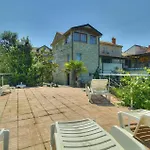 Cozy In Kastel With Wifi Počitniška hiša *
