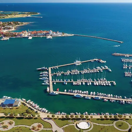 Počitniška hiša Cozy In With Wifi Dragonja