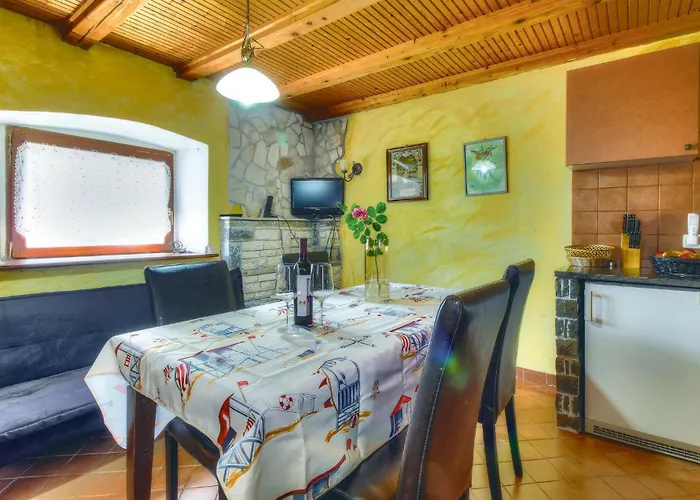 Holiday home Cozy In Kastel With Wifi Dragonja